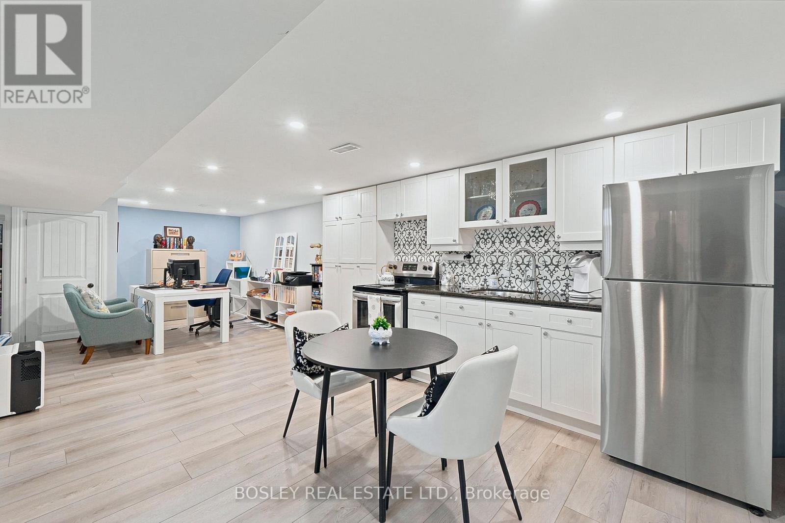 15 WILSON AVENUE - 21