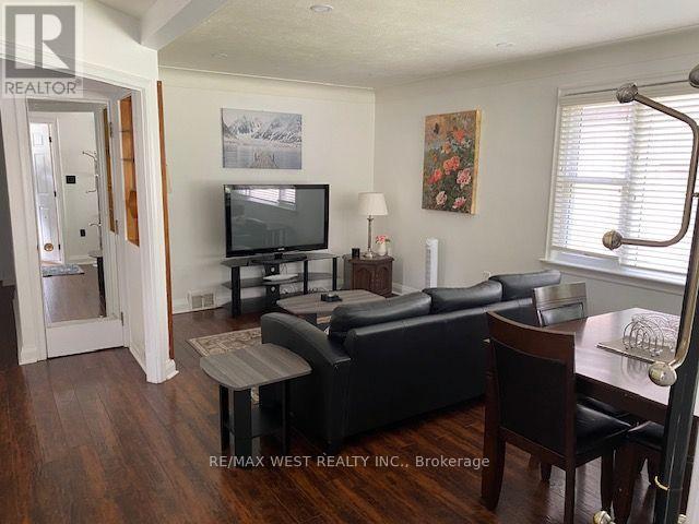 #Upper 6722 Dunn Street, Niagara Falls (Arad/Fallsview), Ontario, L2G2R1, Niagara Falls (Arad/Fallsview), Ontario — photo 3 of 5