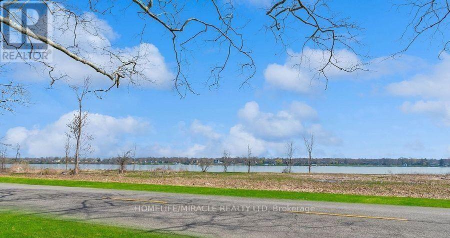 3035 NIAGARA PARKWAY - 2