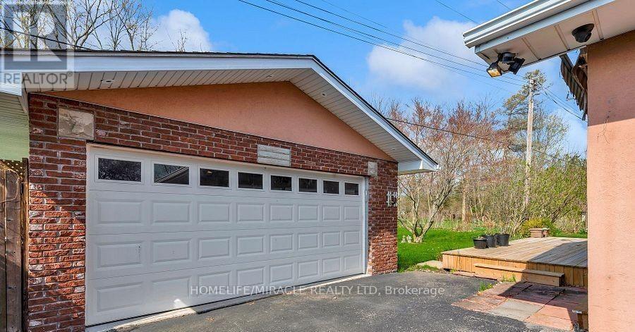 3035 NIAGARA PARKWAY - 3