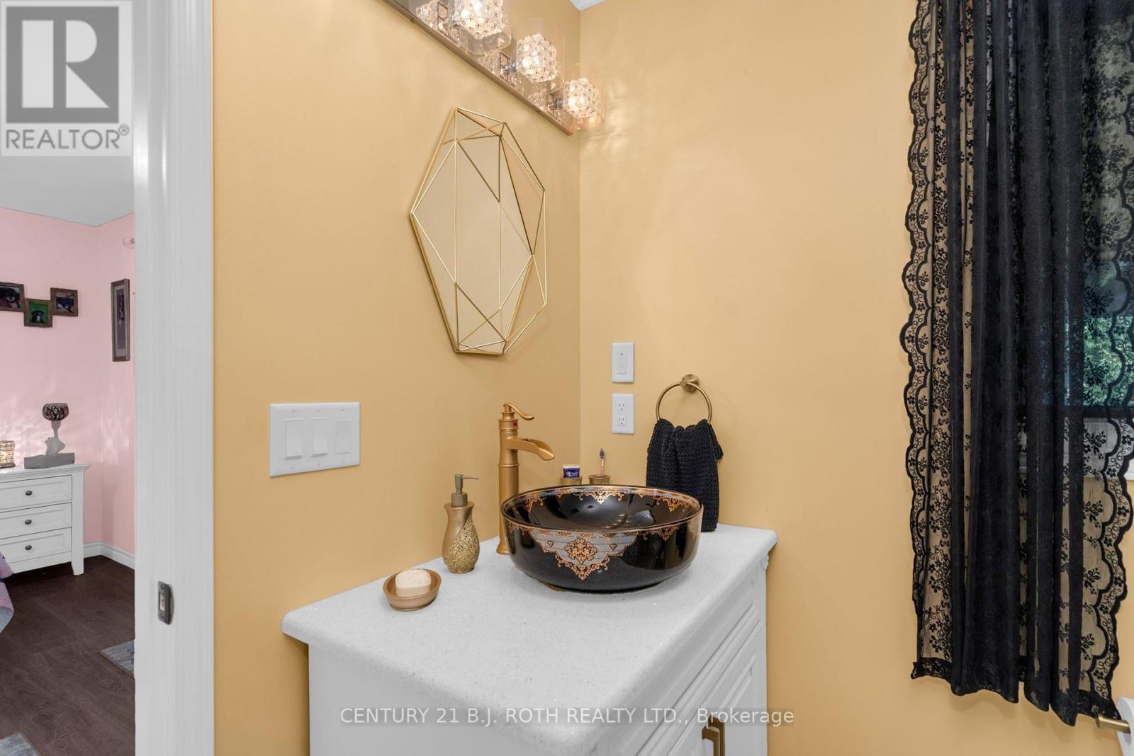 233 NORTHERN AVENUE - Image 21