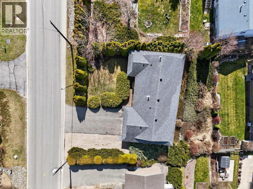 4751 Lakeshore Road NE - 73