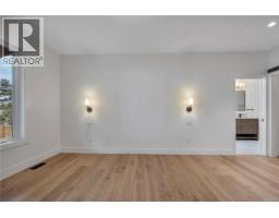 729 Berry Point Rd, Gabriola Island, BC V0R1X1 Photo 32