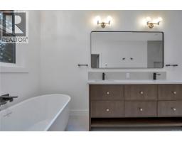 729 Berry Point Rd, Gabriola Island, BC V0R1X1 Photo 35