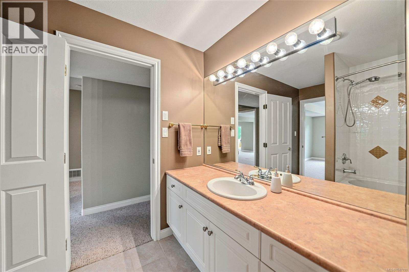 1391 Saturna Dr - Image 48