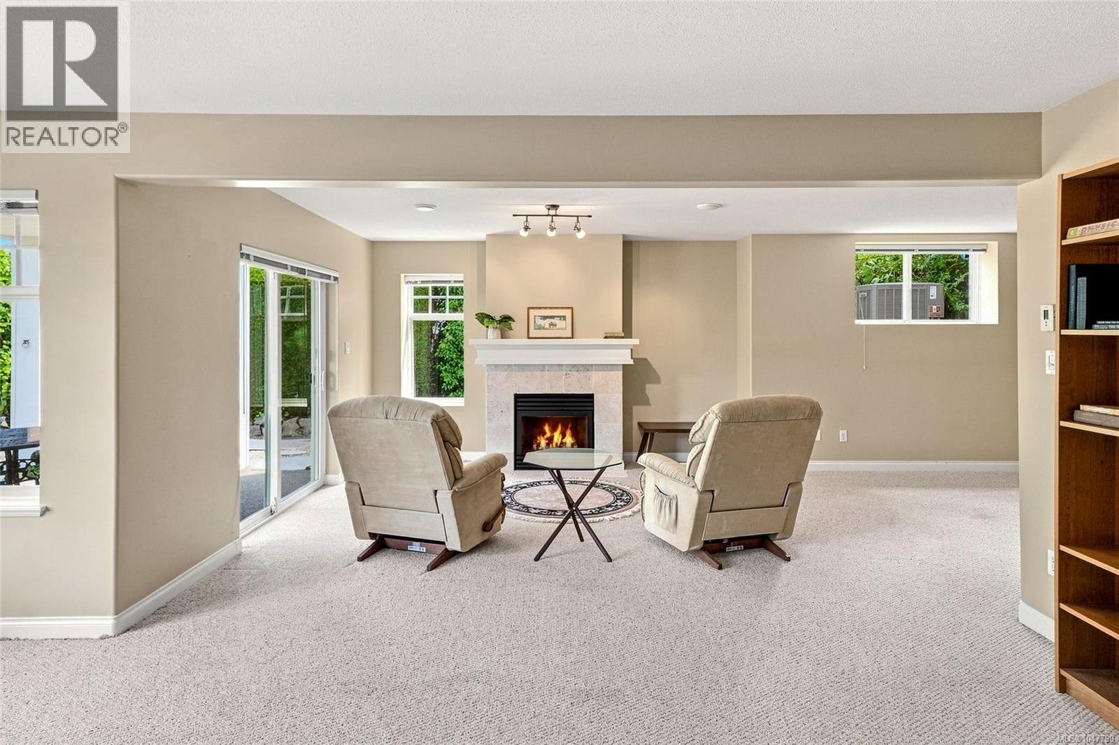 1391 Saturna Dr - 52