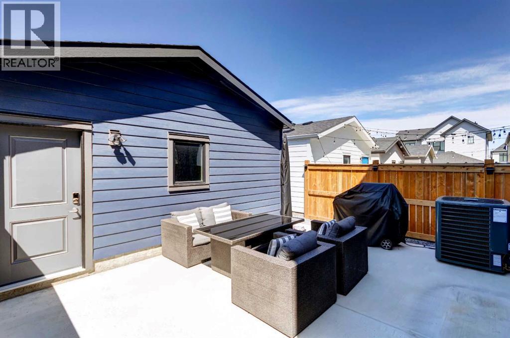 15033 37 Street SW photo 29