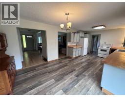 Kitchen - 725 3 Highway, Cascade, BC V0H1E0 Photo 10