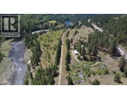 725 3 Highway, Cascade, BC V0H1E0 Photo 35