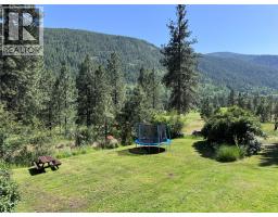 Bedroom - 725 3 Highway, Cascade, BC V0H1E0 Photo 6