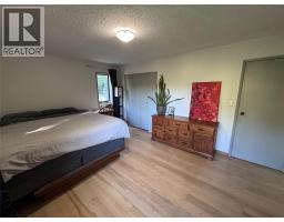 725 3 Highway, Cascade, BC V0H1E0 Photo 19