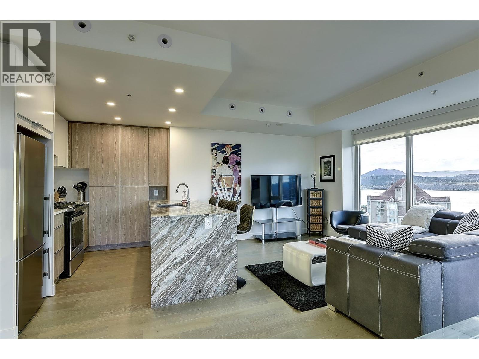 1702 1151 Sunset Drive, Kelowna