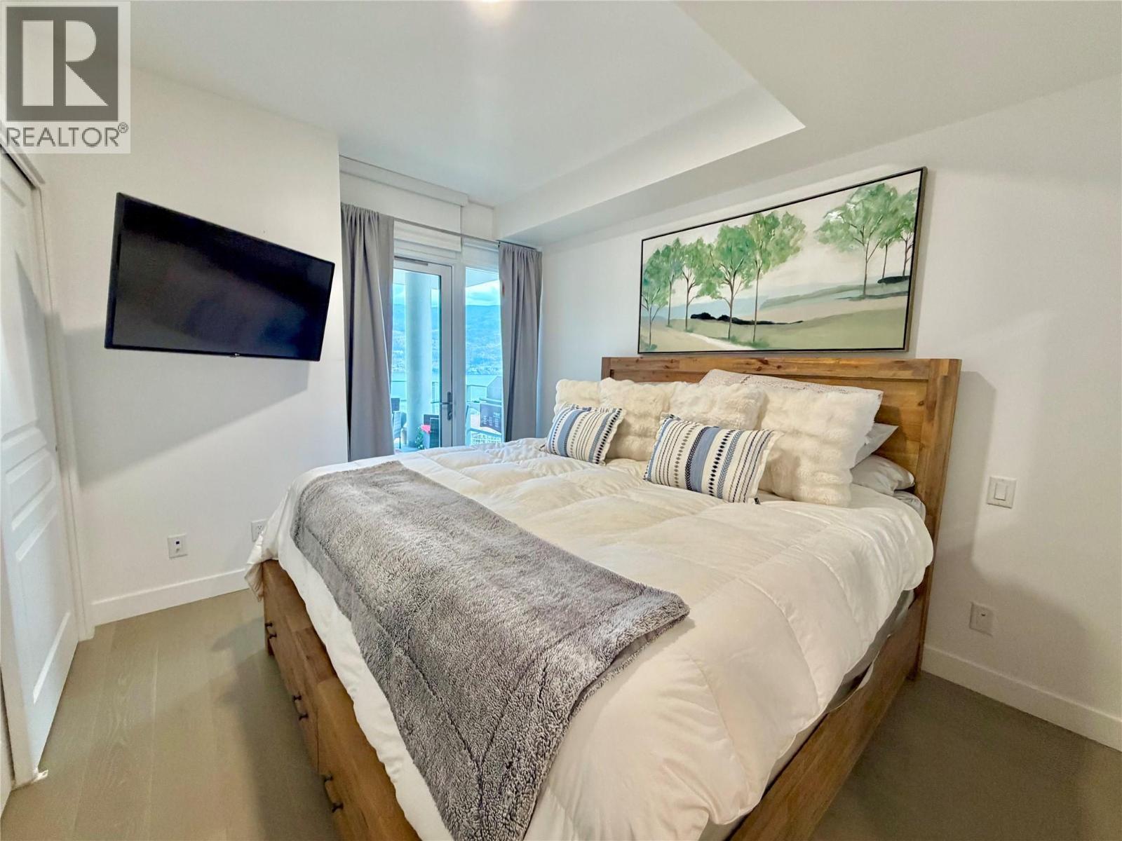 1702 1151 Sunset Drive, Kelowna