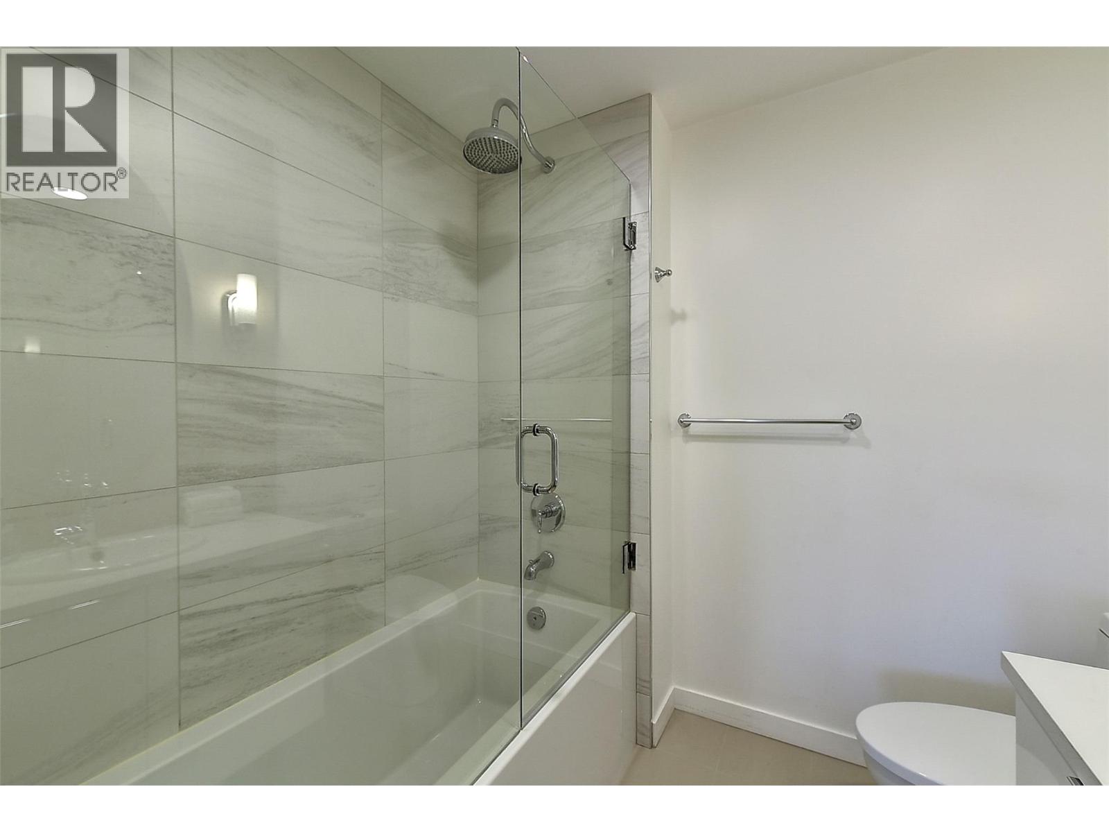 1702 1151 Sunset Drive, Kelowna