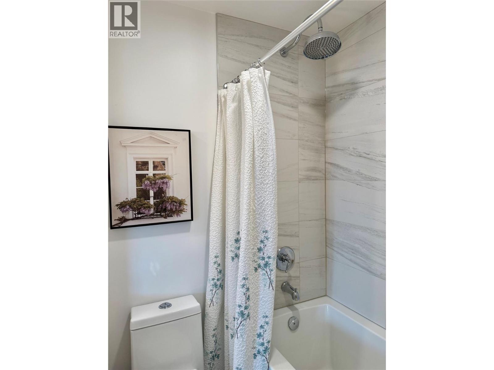 1702 1151 Sunset Drive, Kelowna