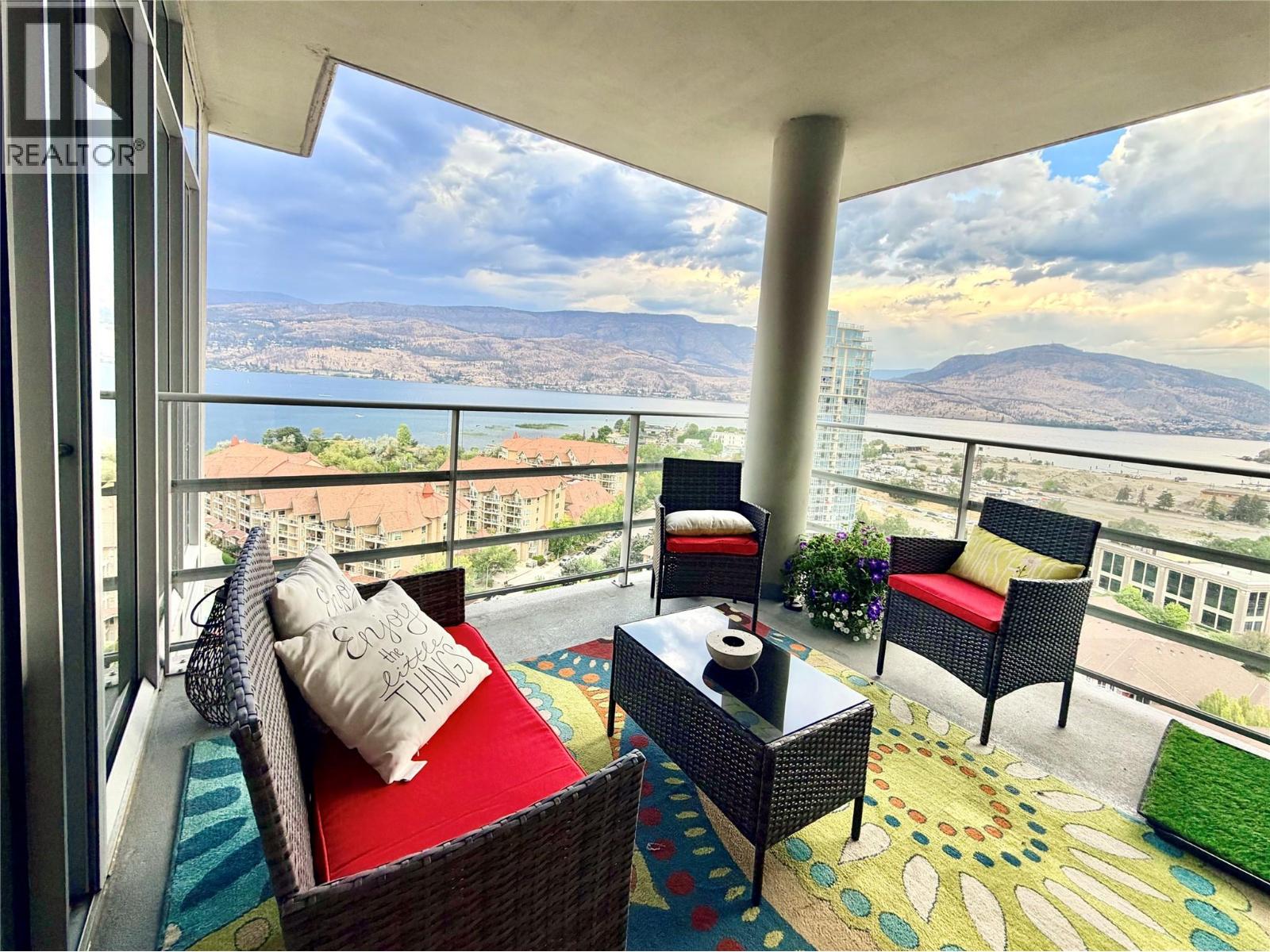 1702 1151 Sunset Drive, Kelowna