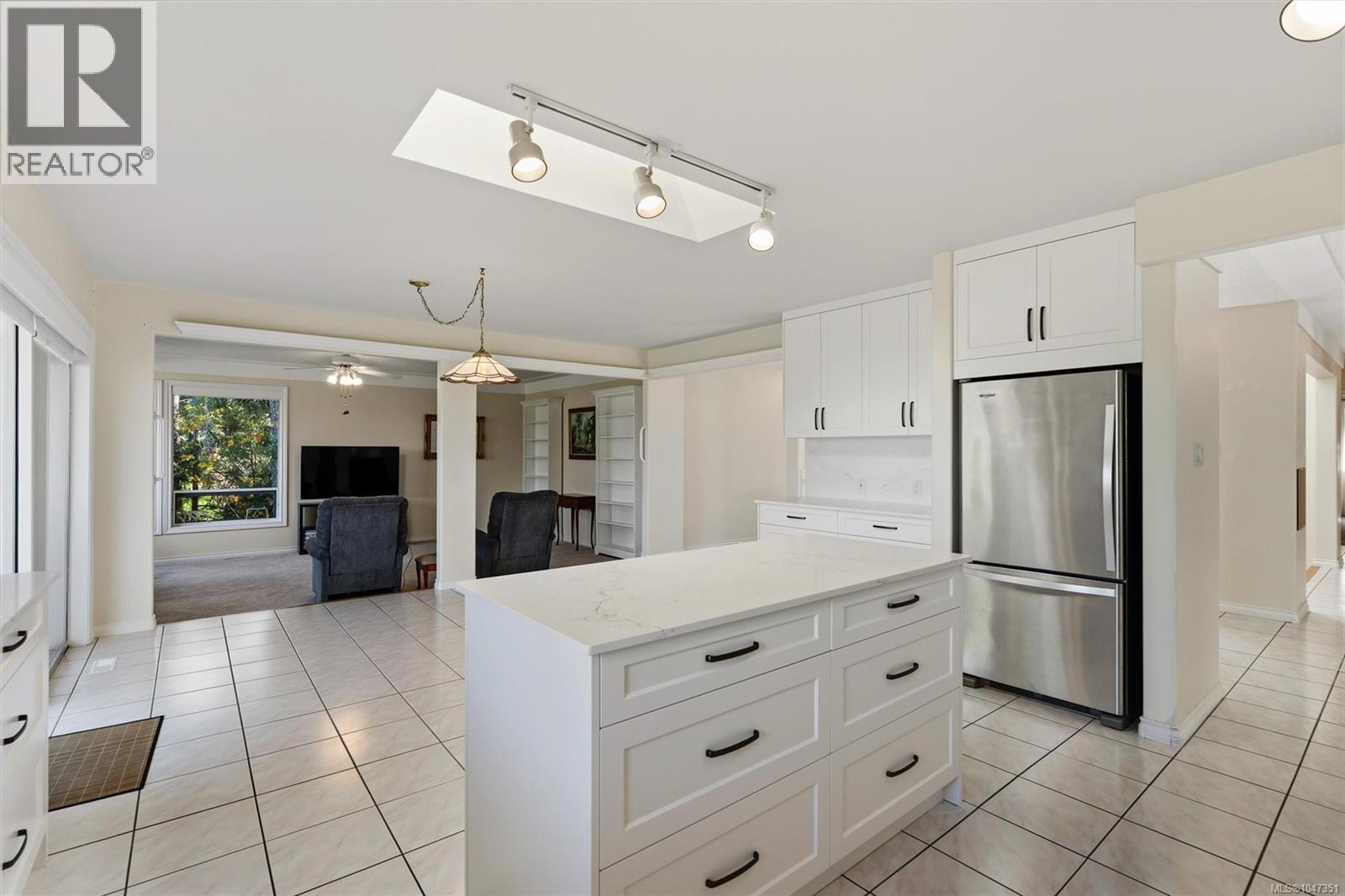 1084 Valewood Trail, Saanich