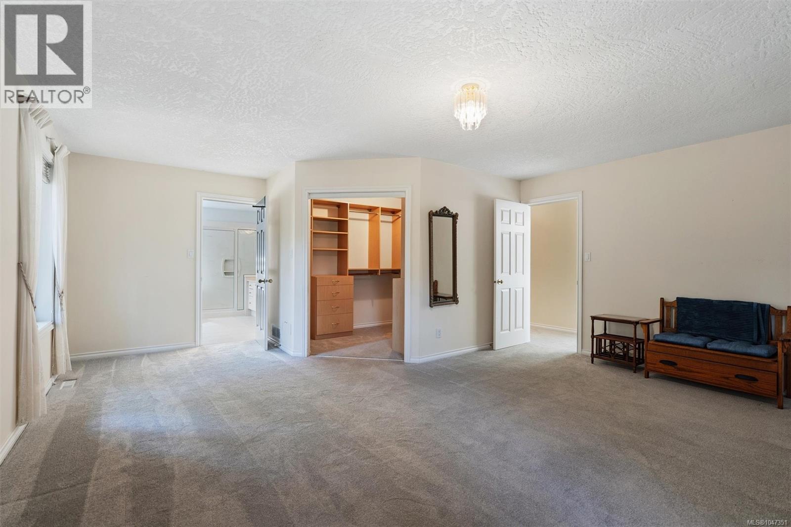 1084 Valewood Trail, Saanich
