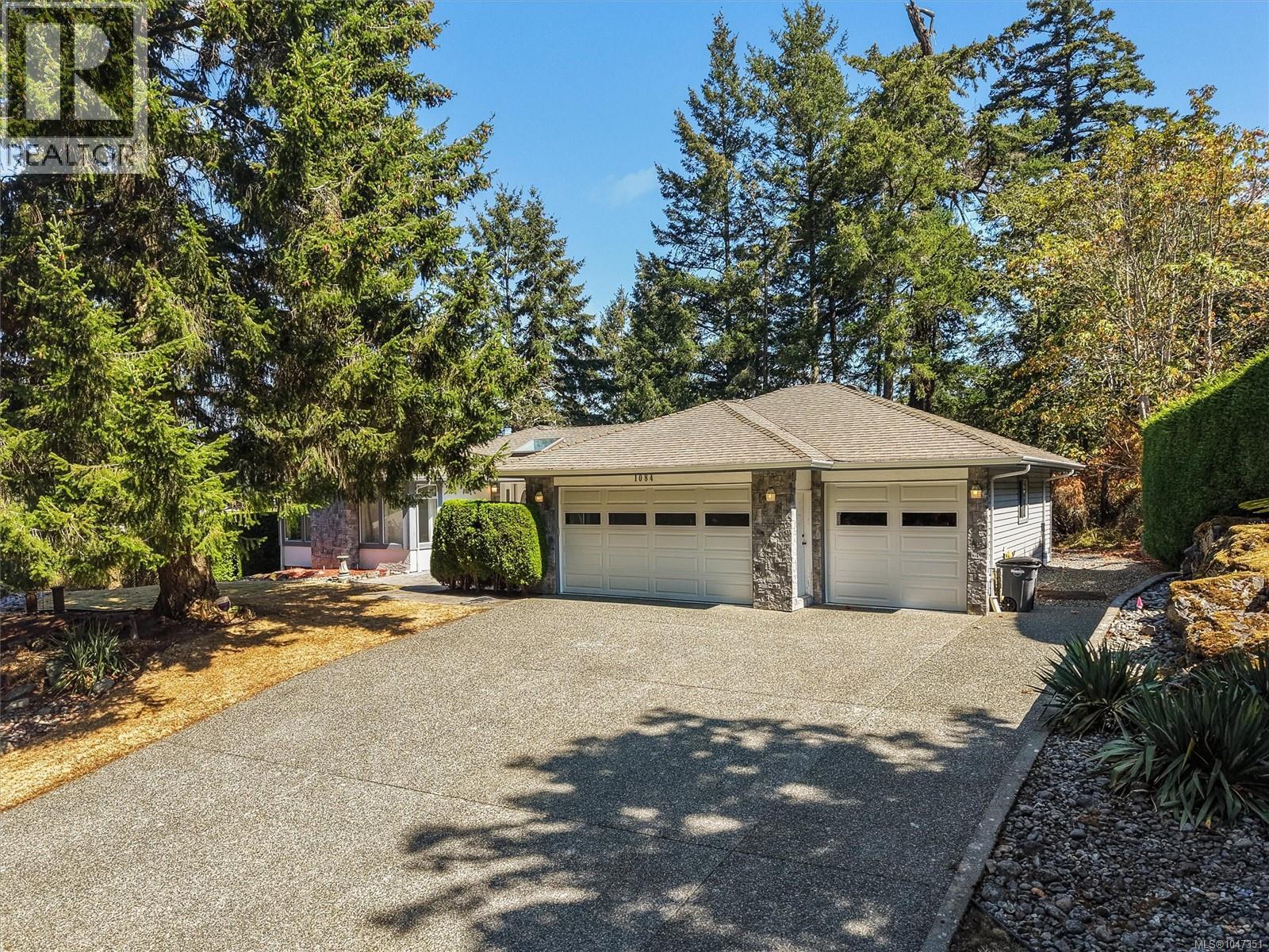 1084 Valewood Trail, Saanich