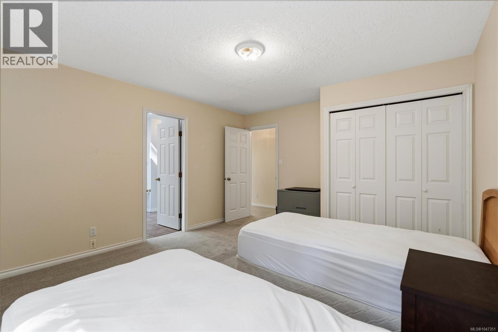 1084 Valewood Trail, Saanich
