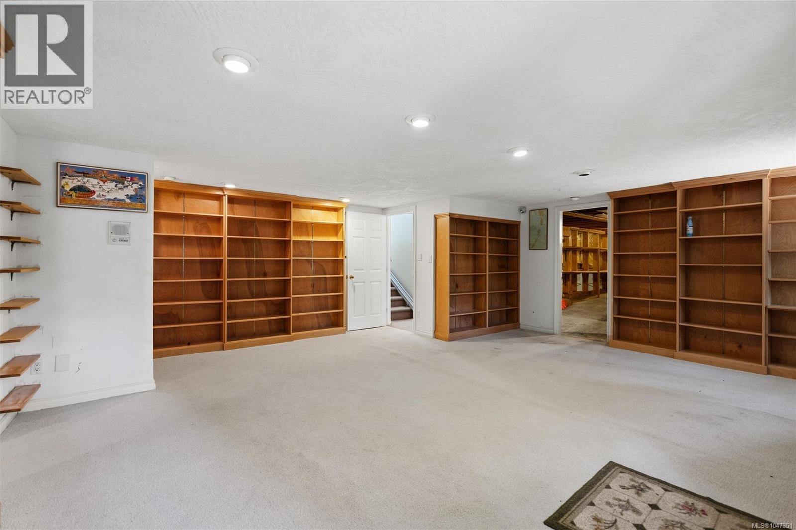 1084 Valewood Trail, Saanich