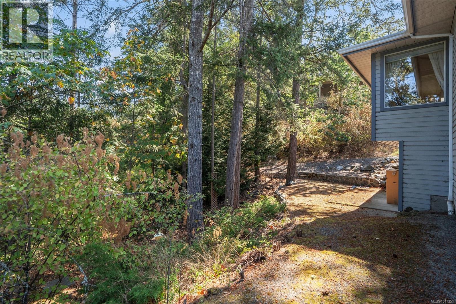 1084 Valewood Trail, Saanich