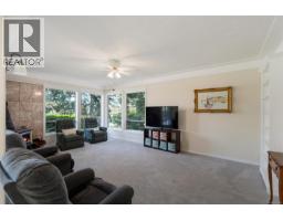 1084 Valewood Trail, Saanich, BC V8X5E3 Photo 18