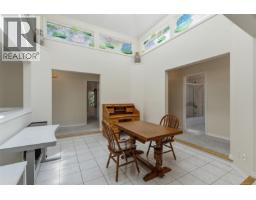 1084 Valewood Trail, Saanich, BC V8X5E3 Photo 21