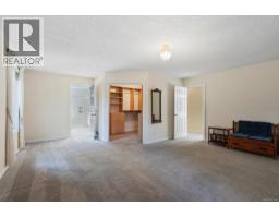 1084 Valewood Trail, Saanich, BC V8X5E3 Photo 24