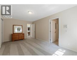 1084 Valewood Trail, Saanich, BC V8X5E3 Photo 33