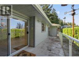 1084 Valewood Trail, Saanich, BC V8X5E3 Photo 36