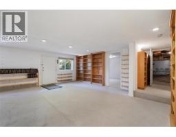 1084 Valewood Trail, Saanich, BC V8X5E3 Photo 39