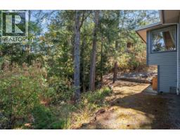 1084 Valewood Trail, Saanich, BC V8X5E3 Photo 48