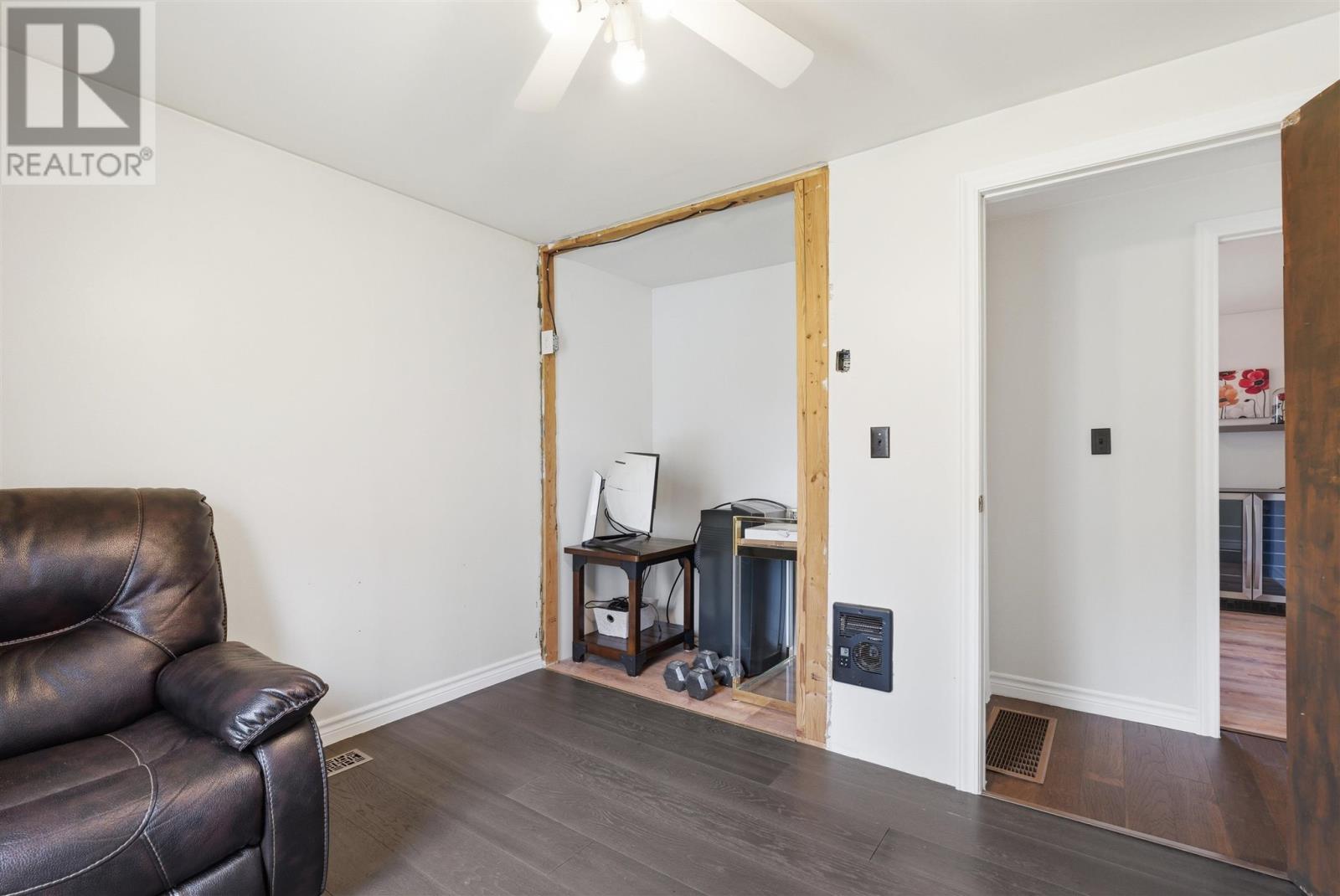 21 Eley RD - Image 11