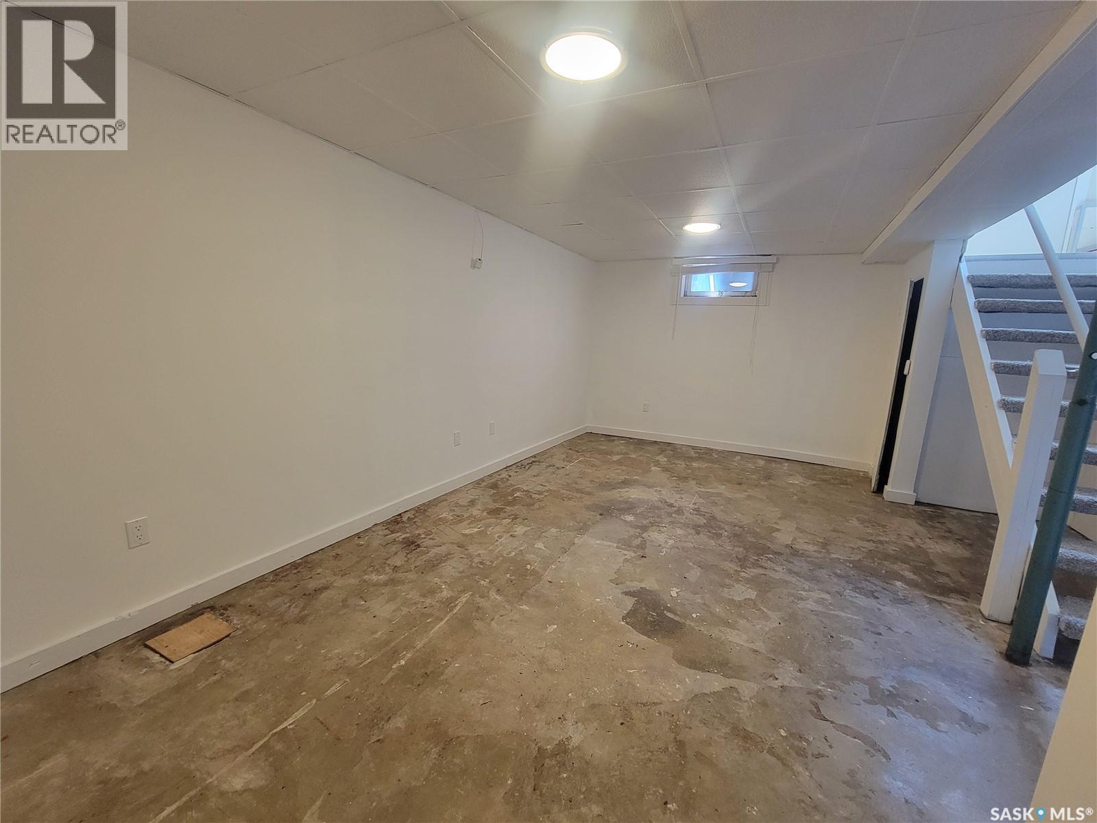 611 2nd STREET W - 16