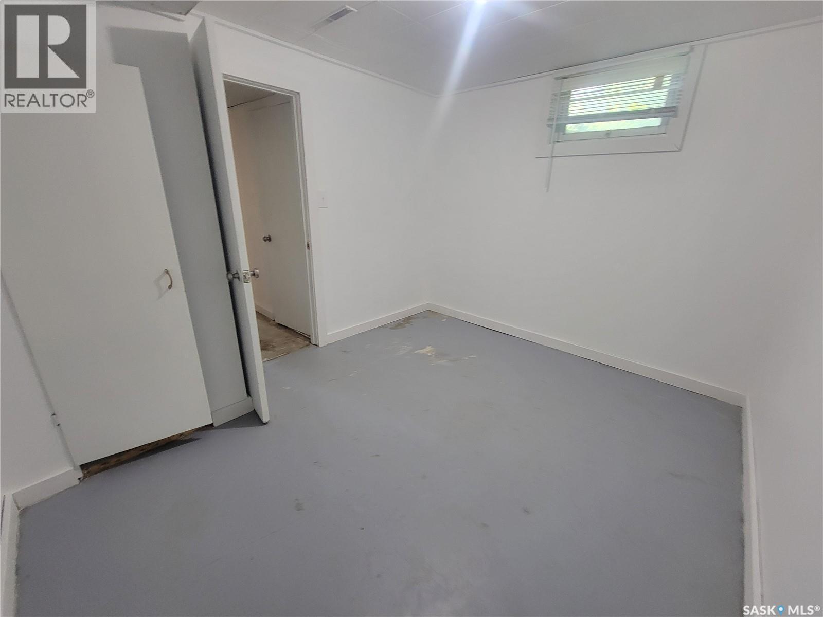 611 2nd STREET W - Image 19