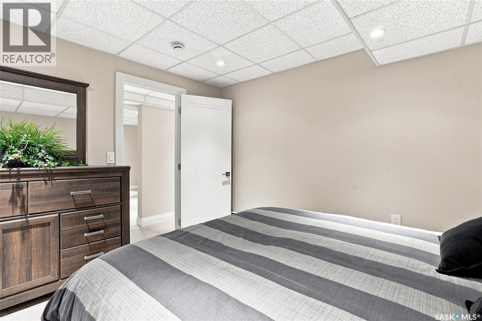 #42 3415 Calder CRESCENT - 35