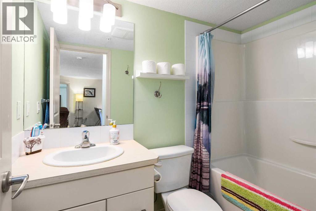 #208 304 Cranberry Park SE - Image 16