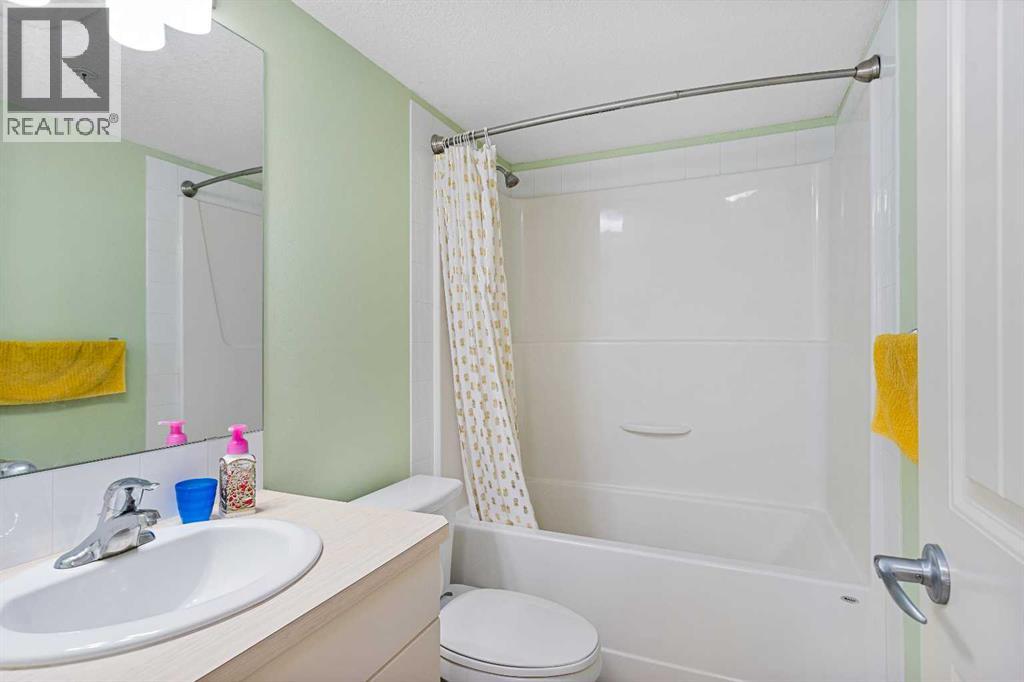 #208 304 Cranberry Park SE - Image 15