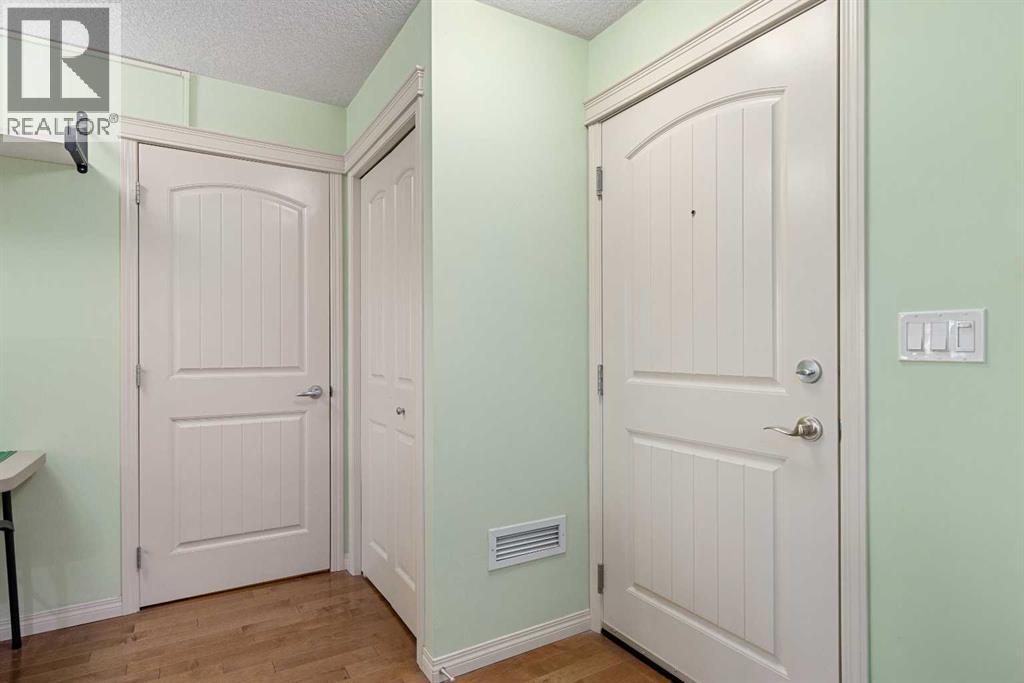 #208 304 Cranberry Park SE - Image 3