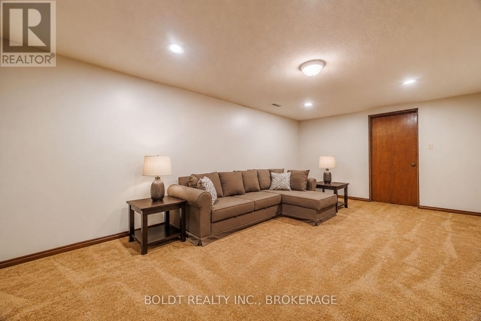 17 CHATHAM ROAD - Image 28