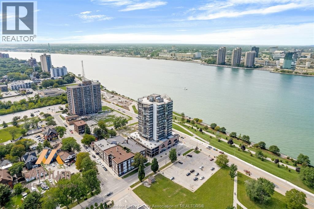 #1701 515 RIVERSIDE DRIVE West - 35