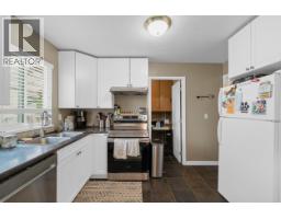 22760 Balabanian Circle, Maple Ridge, BC V2X9C3 Photo 9