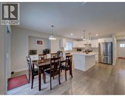 1028 Celia Crescent, Gibsons, BC V0N1V7 Photo 10