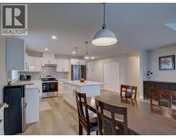 1028 Celia Crescent, Gibsons, BC V0N1V7 Photo 11