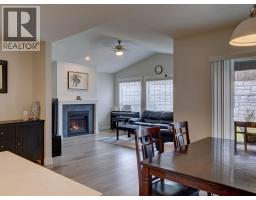 1028 Celia Crescent, Gibsons, BC V0N1V7 Photo 12