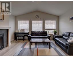 1028 Celia Crescent, Gibsons, BC V0N1V7 Photo 13