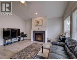 1028 Celia Crescent, Gibsons, BC V0N1V7 Photo 14