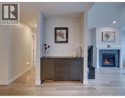 1028 Celia Crescent, Gibsons, BC V0N1V7 Photo 16