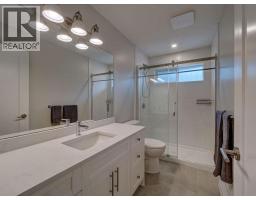 1028 Celia Crescent, Gibsons, BC V0N1V7 Photo 18